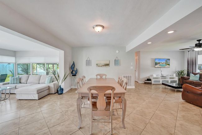 571 Se 14 Th St, House other with 3 bedrooms, 2 bathrooms and null parking in Pompano Beach FL | Image 10
