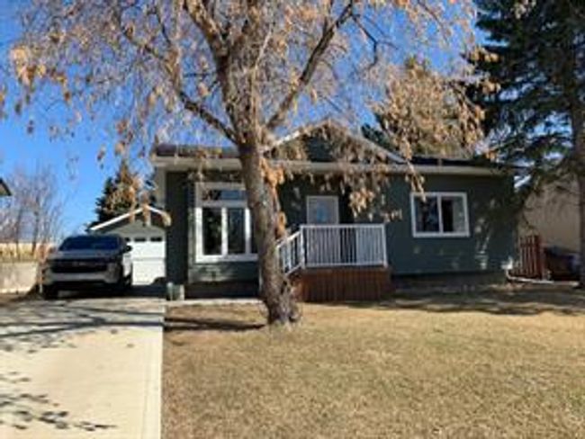 804 10 Ave Se, House detached with 4 bedrooms, 2 bathrooms and 4 parking in Slave Lake AB | Image 1