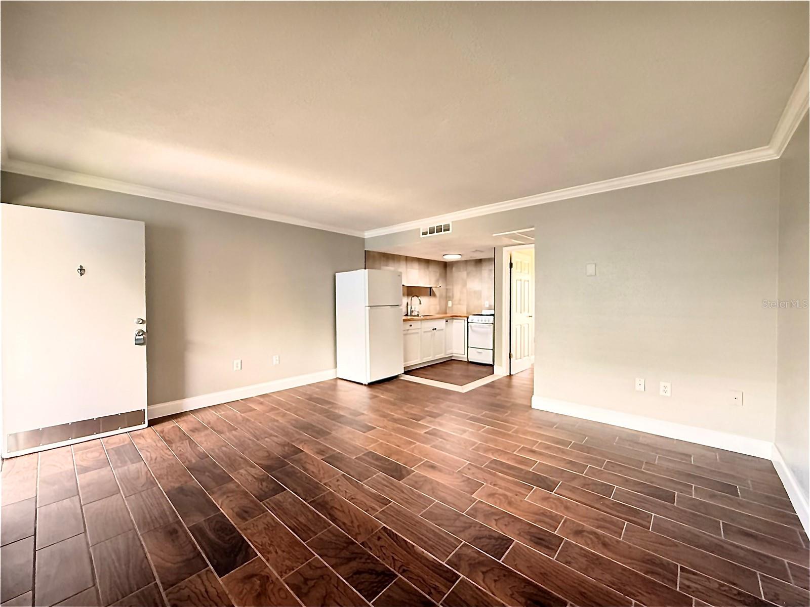Residential Lease in ALTAMONTE SPRINGS 3