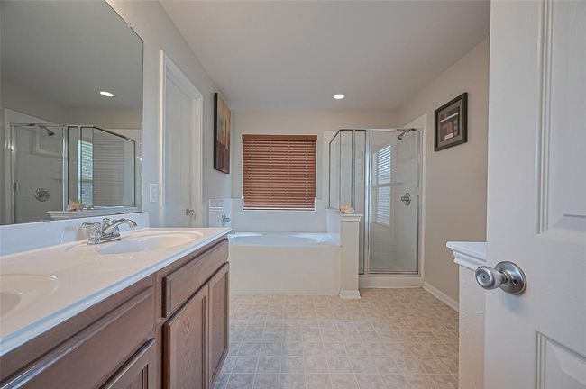 The Primary bathroom | Image 30