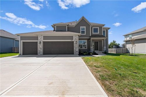 28225 W 162nd Ter, Gardner, KS, 66030-8549 | Card Image