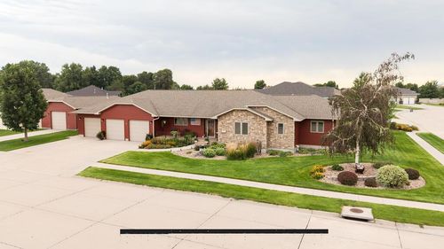 4065 Sandalwood Dr, Grand Island, NE, 68803-3156 | Card Image