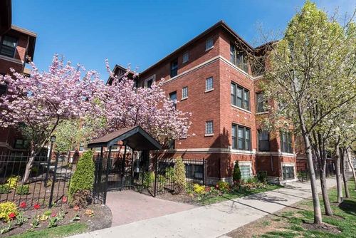 3w-5024 N Winthrop Ave, Chicago, IL, 60640-6439 | Card Image