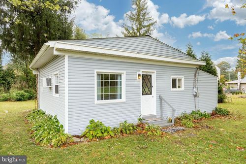 56 Amity Ave, DOUGLASSVILLE, PA, 19518-8963 | Card Image