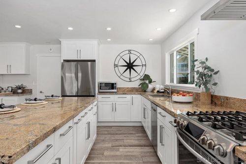1570 Avenida De Los Lirios, Encinitas, CA, 92024-4113 | Card Image