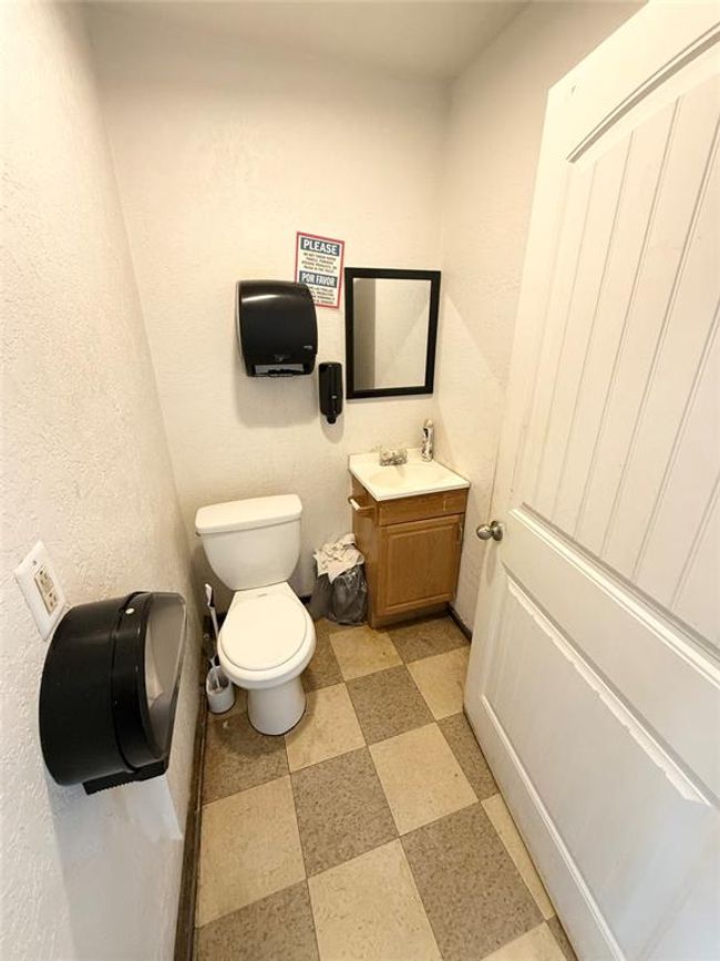 121 E 4 Th St, Home with 0 bedrooms, 0 bathrooms and null parking in Olustee OK | Image 9