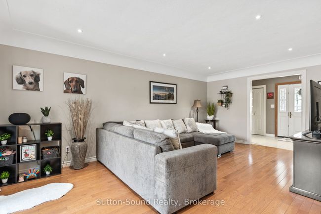 232 4th Ave, House other with 4 bedrooms, 3 bathrooms and 4 parking in Hanover ON | Image 8