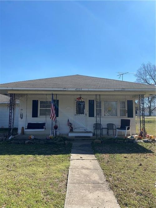 804 E Perry St, Arma, KS, 66712-4070 | Card Image