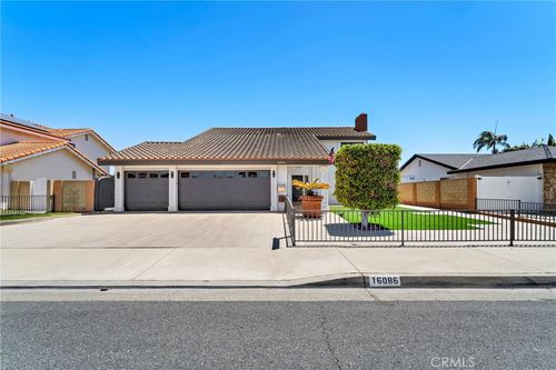 16086 Sweetleaf St, Fountain Valley, CA, 92708 | Card Image