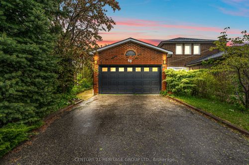 48 Gray Cres, Richmond Hill, ON, L4C5V5 | Card Image
