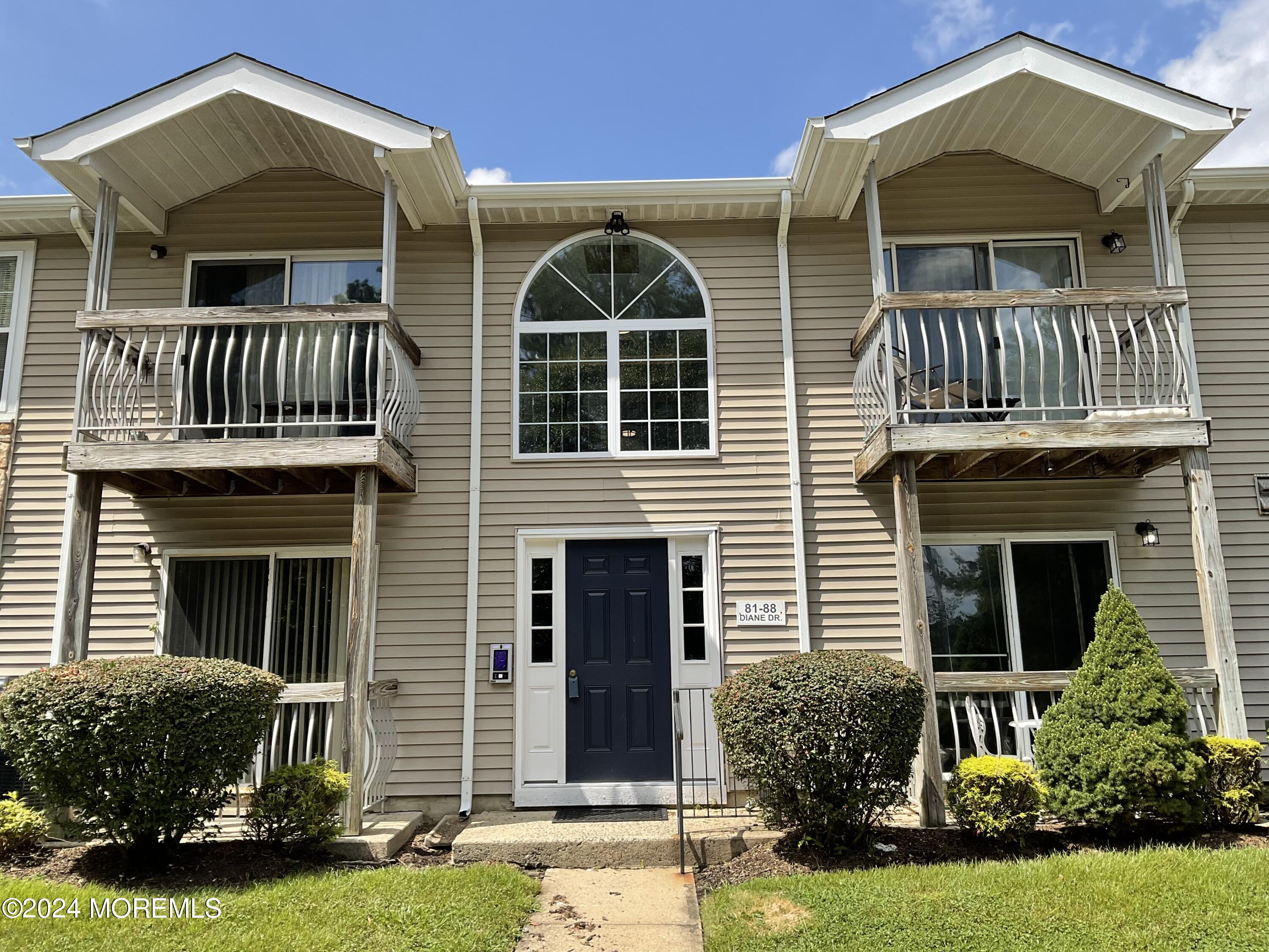 Diane Dr, Tinton Falls, NJ 07753