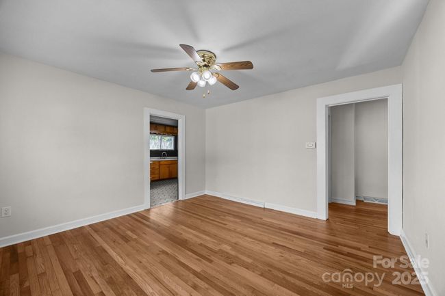 109 Short St, Home with 3 bedrooms, 2 bathrooms and null parking in Waynesville NC | Image 5