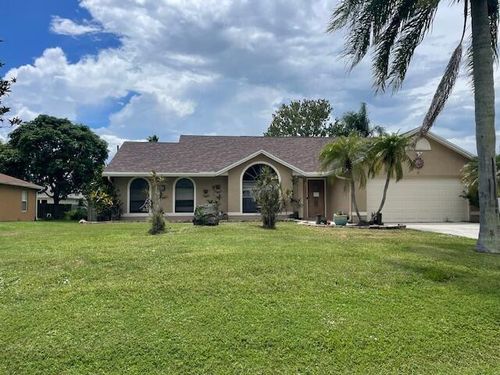 618 Se Streamlet Ave, Port St Lucie, FL, 34983-4658 | Card Image