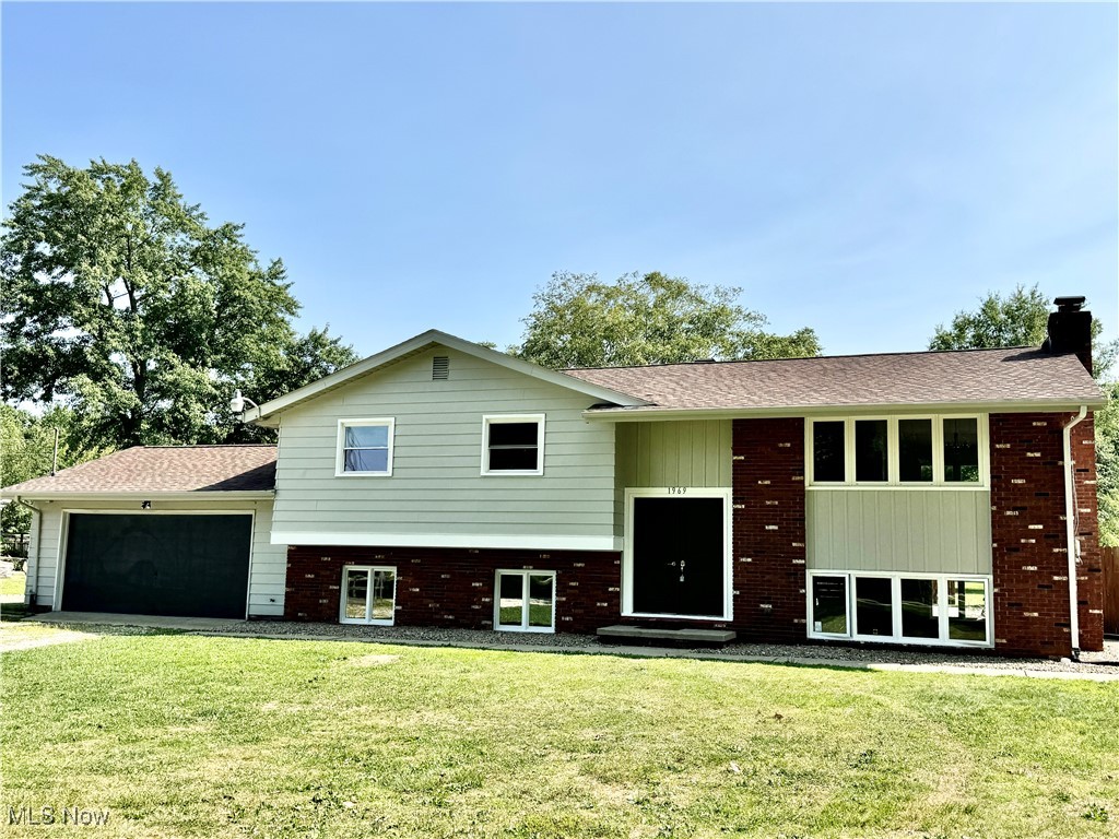 Lyntz Townline Rd, Warren, OH 44481