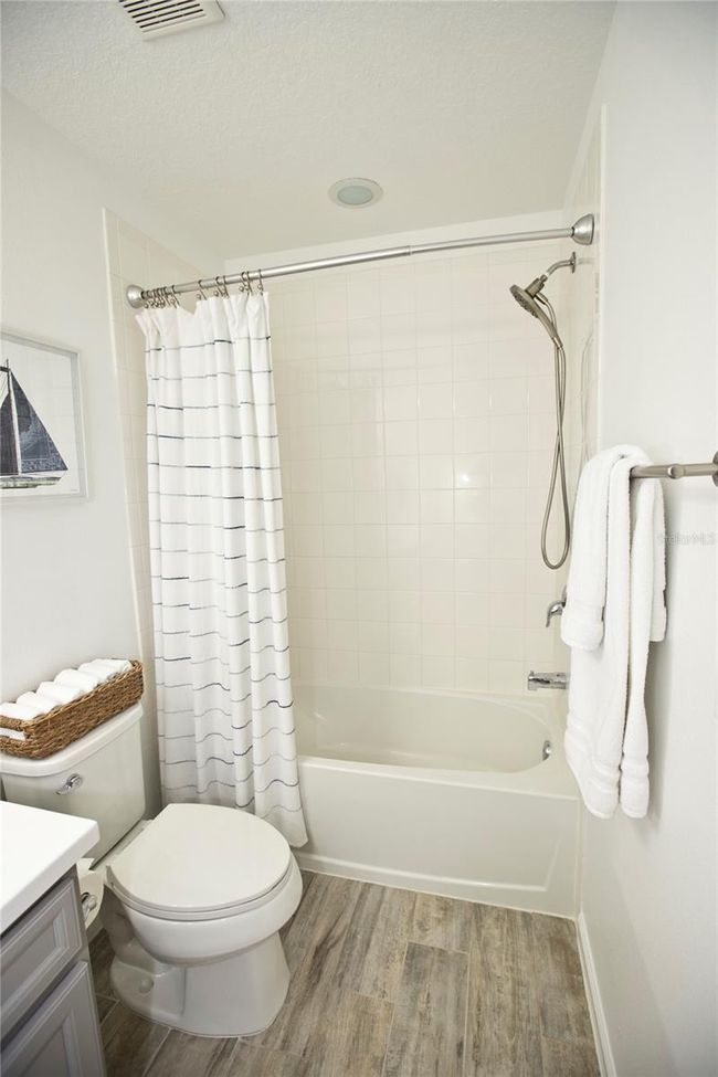 Bath 2 shower tub combo | Image 30