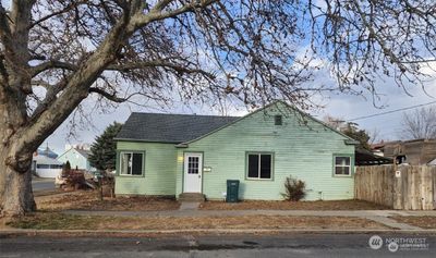 209 W 2nd Avenue, House other with 3 bedrooms, 1 bathrooms and 1 parking in Ritzville WA | Image 2