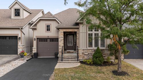 8 Canterbury Cir, Orillia, ON, L3V0C9 | Card Image