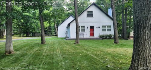 110 Wendy Ln, Roscommon, MI, 48653-8527 | Card Image