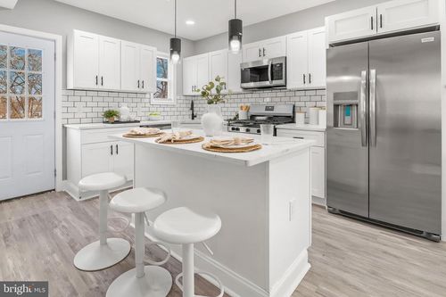 3032 Linwood Ave, BALTIMORE, MD, 21234-5821 | Card Image