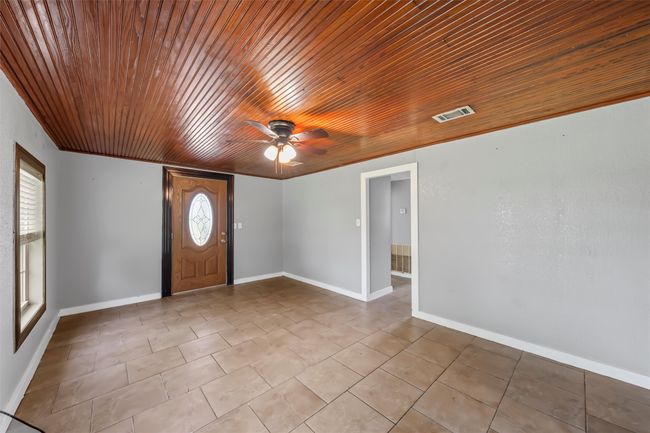 1560 Roadrunner Trl, House other with 3 bedrooms, 2 bathrooms and null parking in Riesel TX | Image 6