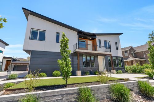 7045 S 300 E, Midvale, UT, 84047-1654 | Card Image