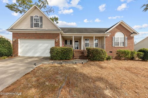 101 Pinebrae Ln, Aberdeen, NC, 28315-2234 | Card Image