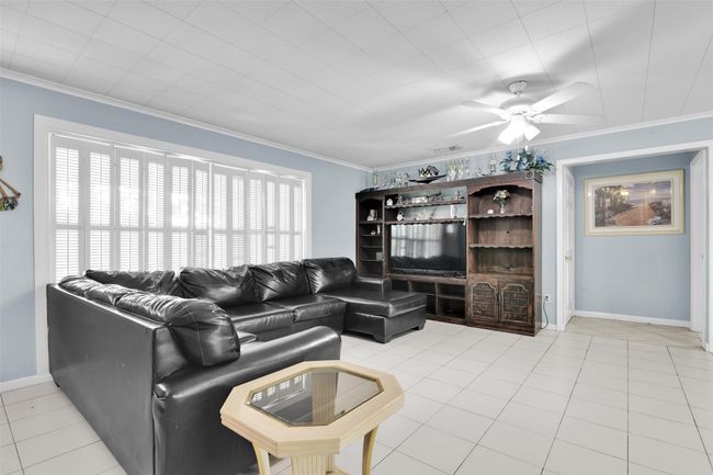 324 Davis Rd, House other with 5 bedrooms, 2 bathrooms and null parking in Palm Springs FL | Image 13