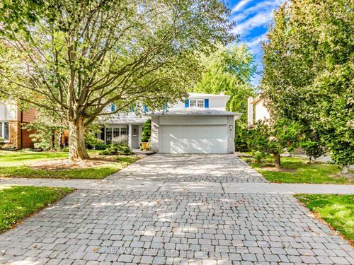 88 Ames Cir, North York, ON, M3B3C1 | Card Image