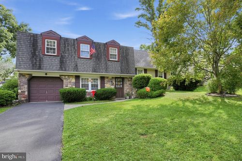 34 Fawn Dr, Southampton, PA, 18966-2812 | Card Image