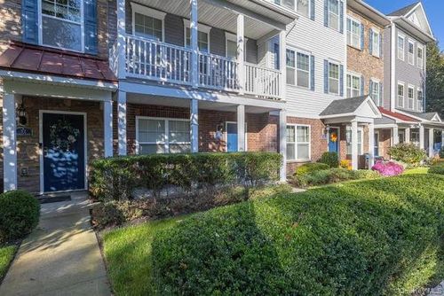 31 Barley Ln, Patchogue, NY, 11772-4177 | Card Image