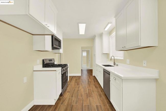 2327 99 Th Ave, House other with 2 bedrooms, 1 bathrooms and 1 parking in Oakland CA | Image 7