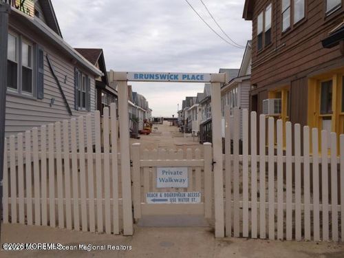 4 Brunswick Place, Point Pleasant Beach, NJ, 08742 | Card Image