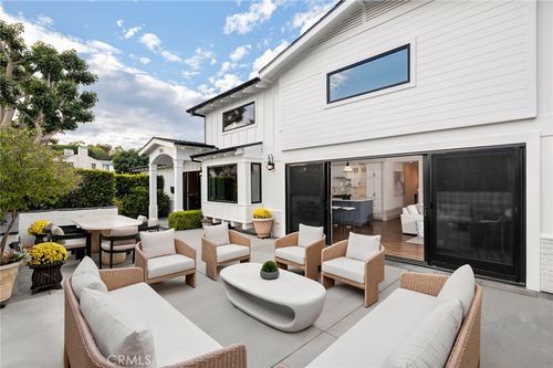 301 Evening Canyon Rd, Corona Del Mar, CA, 92625-2639 | Card Image