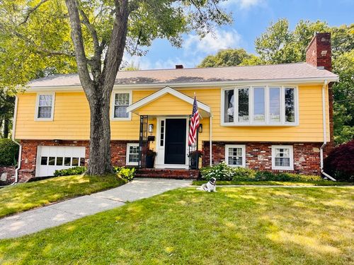12 Brook Dr, Fairhaven, MA, 02719-5437 | Card Image