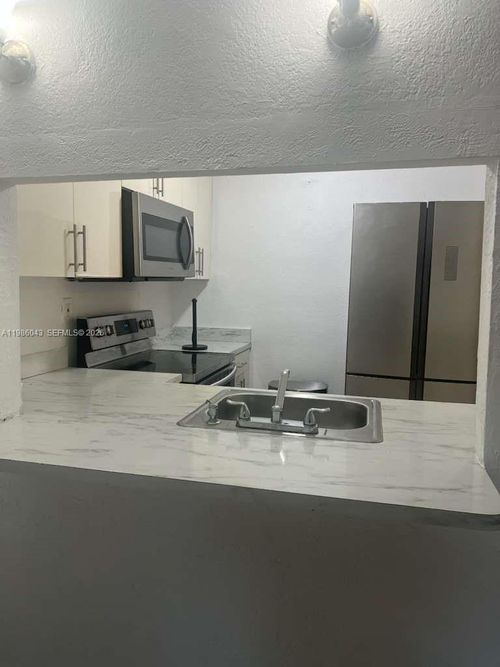 114e-4550 Nw 9th St, Miami, FL, 33126-2305 | Card Image