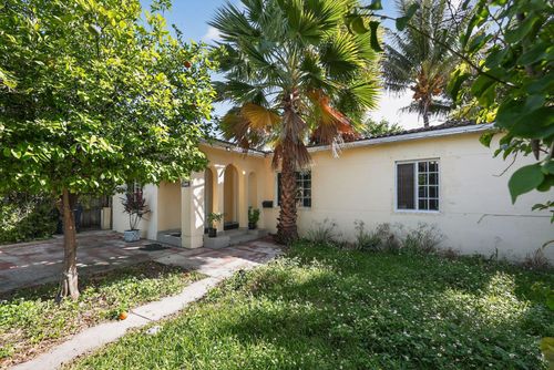 2131 Biarritz Dr, Miami Beach, FL, 33141-3415 | Card Image