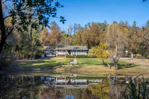 20114 Vernita Dr, Redding, CA, 96003-9101 | Card Image