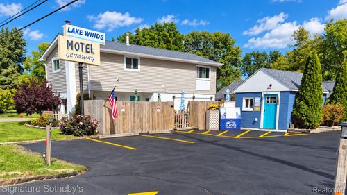 6997 Lakeshore Rd, Lexington, MI, 48450-8934 | Card Image