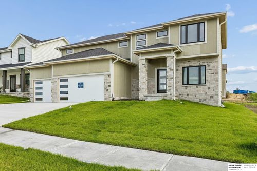 21420 Z St, Elkhorn, NE, 68022-5516 | Card Image