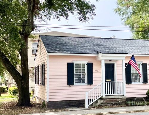 215-215 W Taylor St, Savannah, GA, 31401-4846 | Card Image