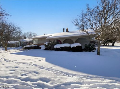 28095 Bassett Rd, Westlake, OH, 44145-3019 | Card Image