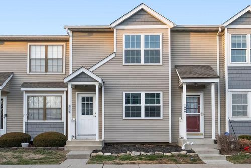 47b-7902 Woodhouse Ln, Worthington, OH, 43085-5822 | Card Image