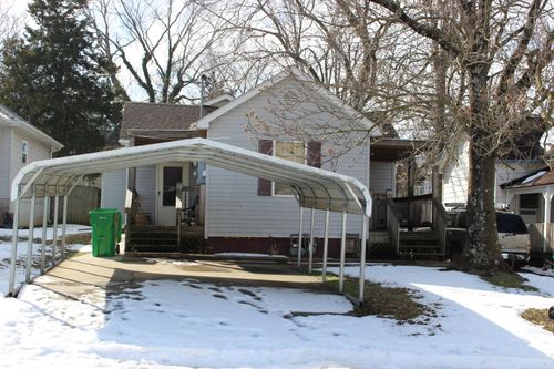 810 W College St, Springfield, MO, 65806-2263 | Card Image