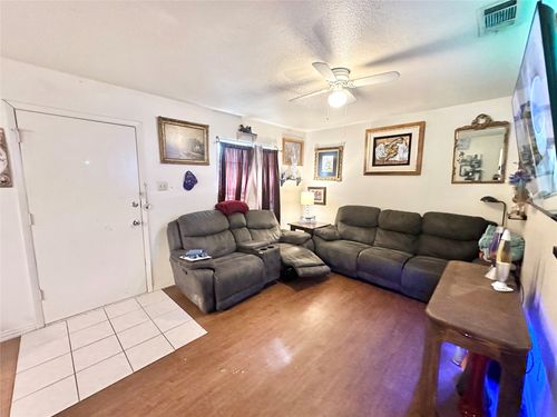915 N 7th St, Sanger, TX, 76266-3231 | Card Image
