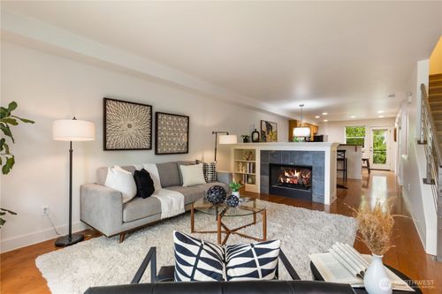 2674 Sw Sylvan Heights Dr, Seattle, WA, 98106-1752 | Card Image