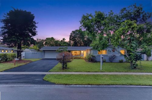 5501 Pine Ter, Plantation, FL, 33317-1322 | Card Image