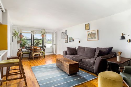 4d-350 Ocean Pkwy, Brooklyn, NY, 11218-4646 | Card Image