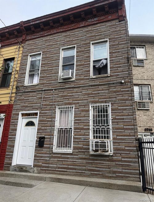 1846 Unionport Rd, Bronx, NY, 10462-3505 | Card Image