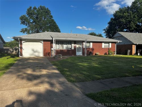 524 Sooner Rd, Bartlesville, OK, 74003-1445 | Card Image