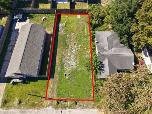 1911 Harlem St, Houston, TX, 77020-4403 | Card Image